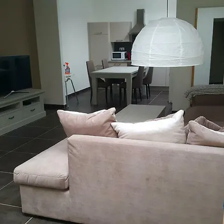 Maisonnette 1 *